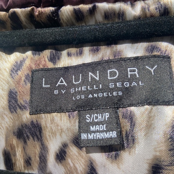 LIKE NEW Burgundy Quilted Puffer Coat w/removable Faux Fur Hood - Picture 3 of 10